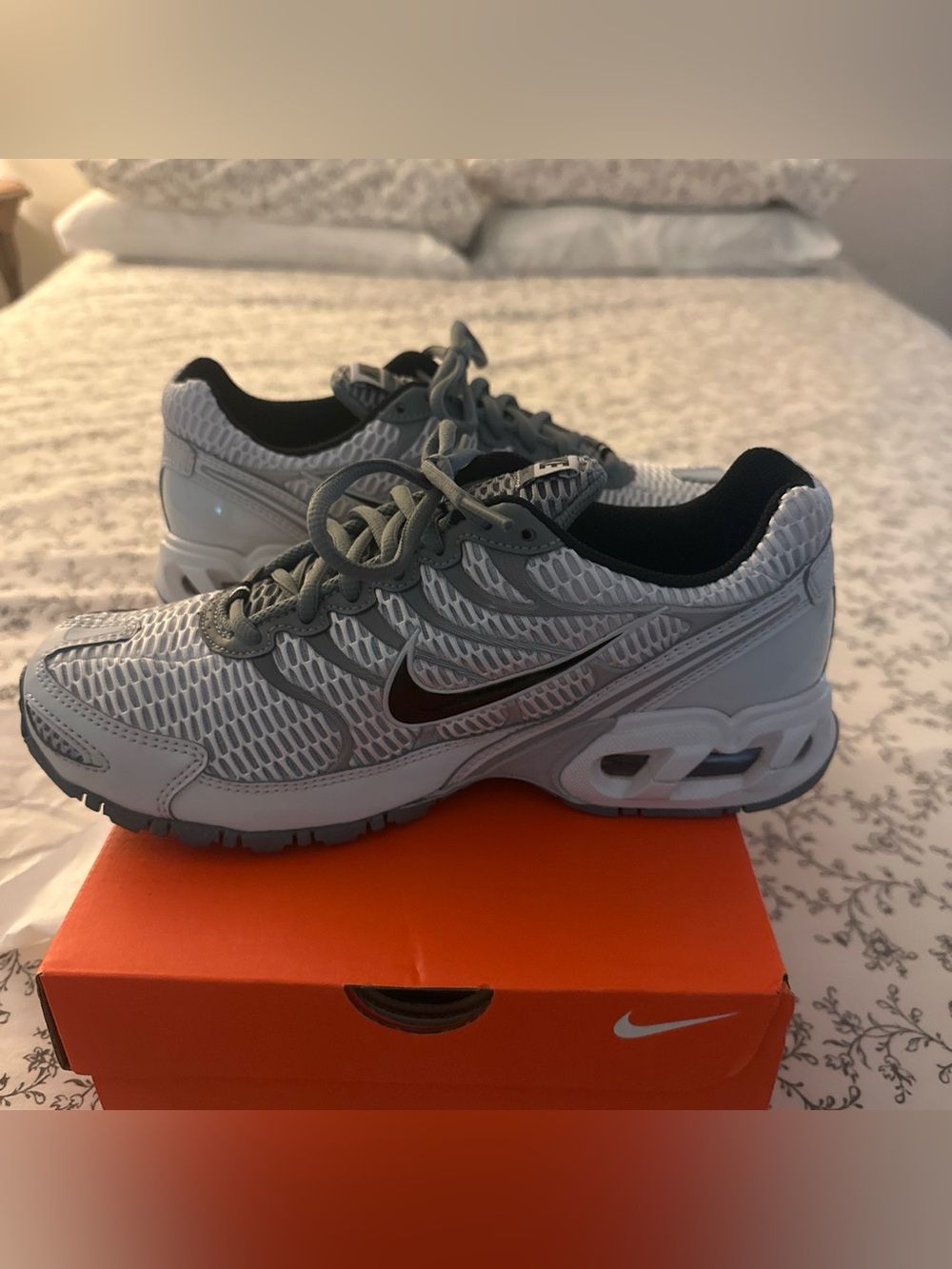 Women’s  Gray/Black Air Max-Style Athletic Shoes open to any offers. - Picture 4 of 9